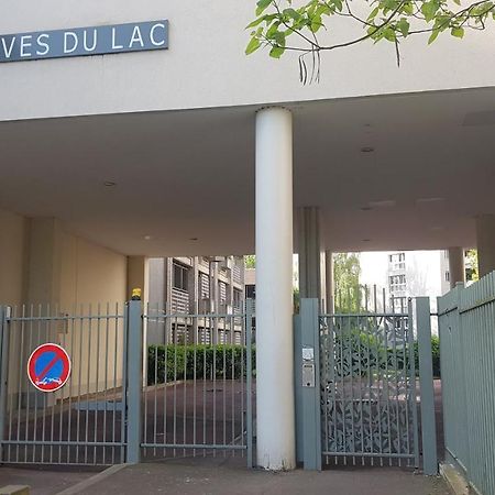 Une Chambre Privee Entre Paris Et Disneyland Noisy-le-Grand Exteriör bild