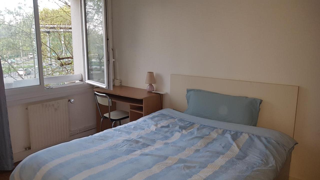 Une Chambre Privee Entre Paris Et Disneyland Noisy-le-Grand Exteriör bild