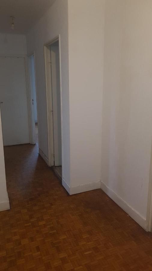 Une Chambre Privee Entre Paris Et Disneyland Noisy-le-Grand Exteriör bild