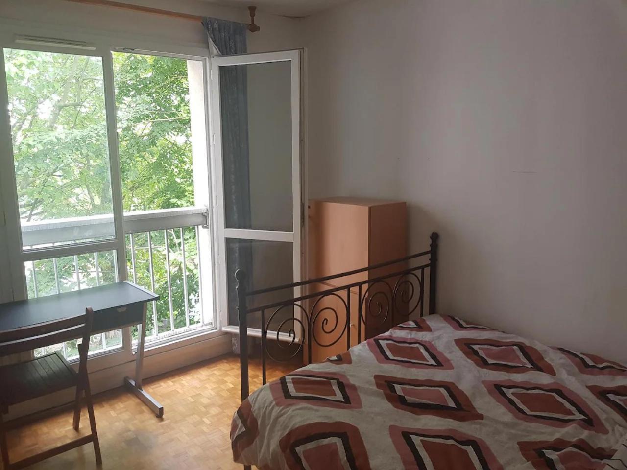 Une Chambre Privee Entre Paris Et Disneyland Noisy-le-Grand Exteriör bild